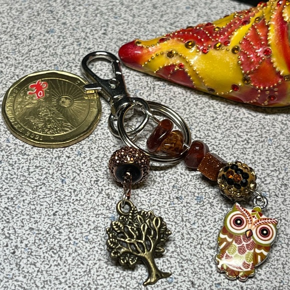 Owl keychain in amber and browns -add to your purse or laptop case - Picture 10 of 10